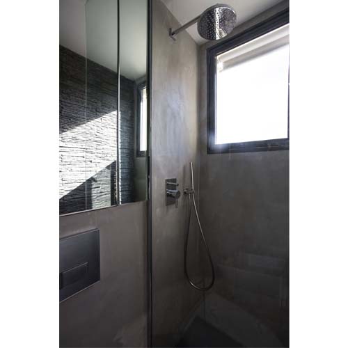 Creare un bagno in un appartamento di 16 mq a Parigi