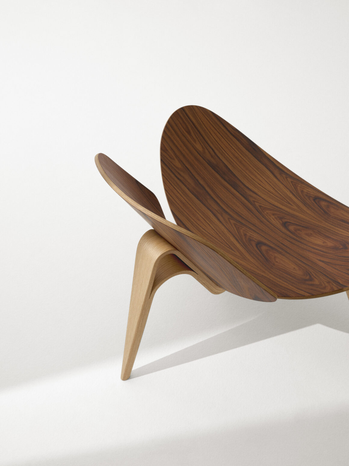 CH07 Shell Chair di Carl Hansen & Søn